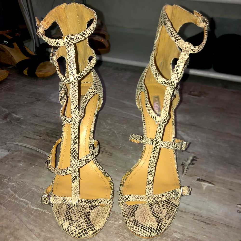 BCBG heels size 6.5